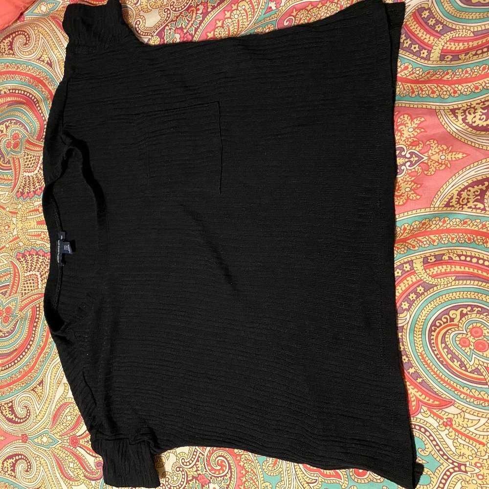 black short sleeve top